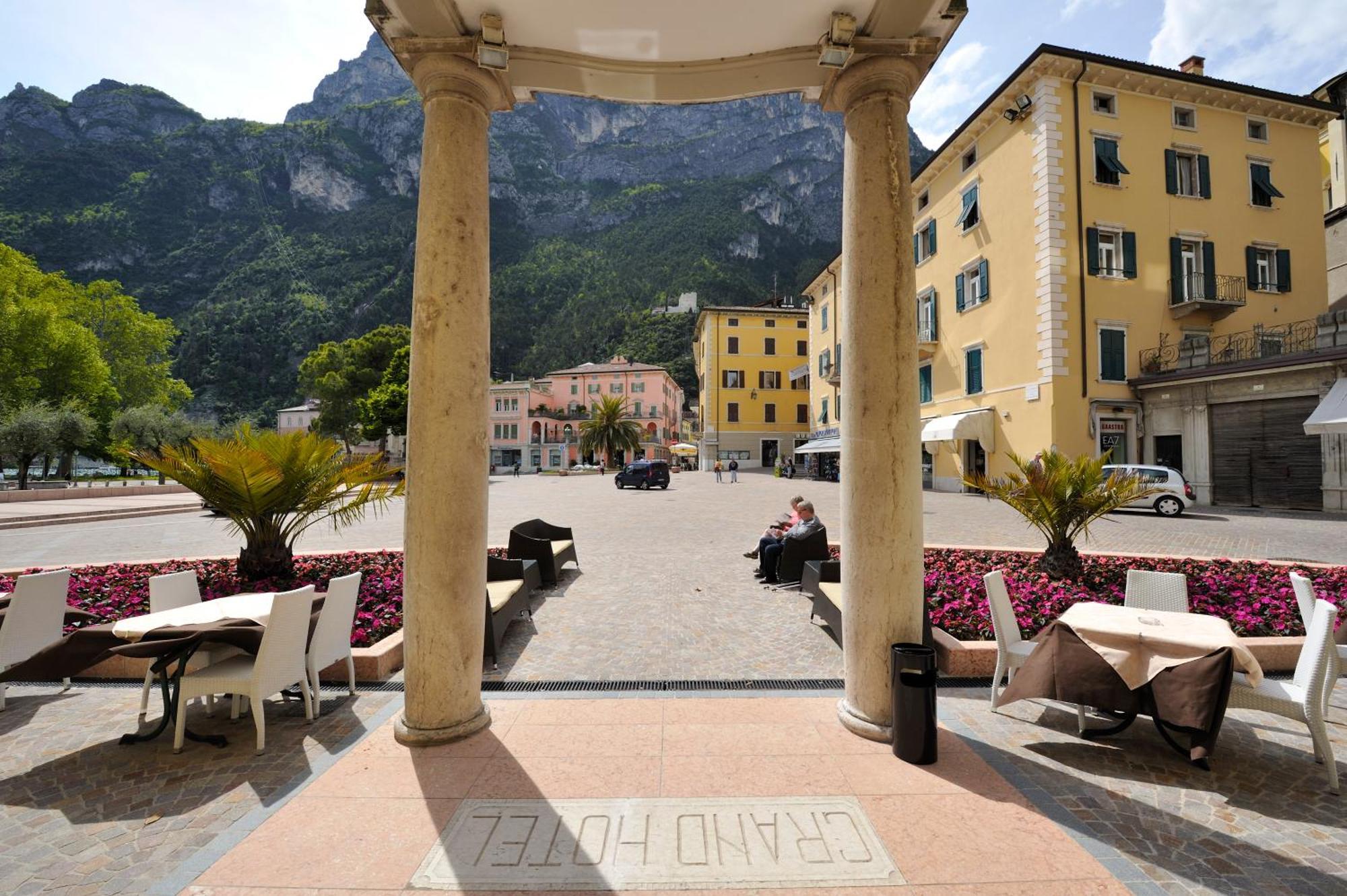 Grand Hotel Riva Exterior photo