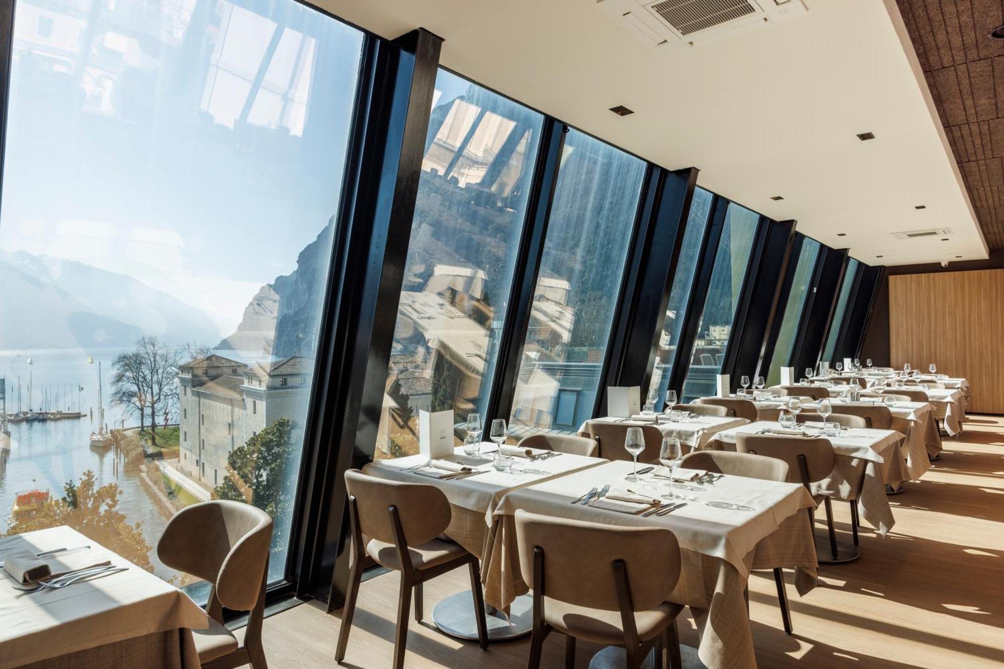 Grand Hotel Riva Exterior photo