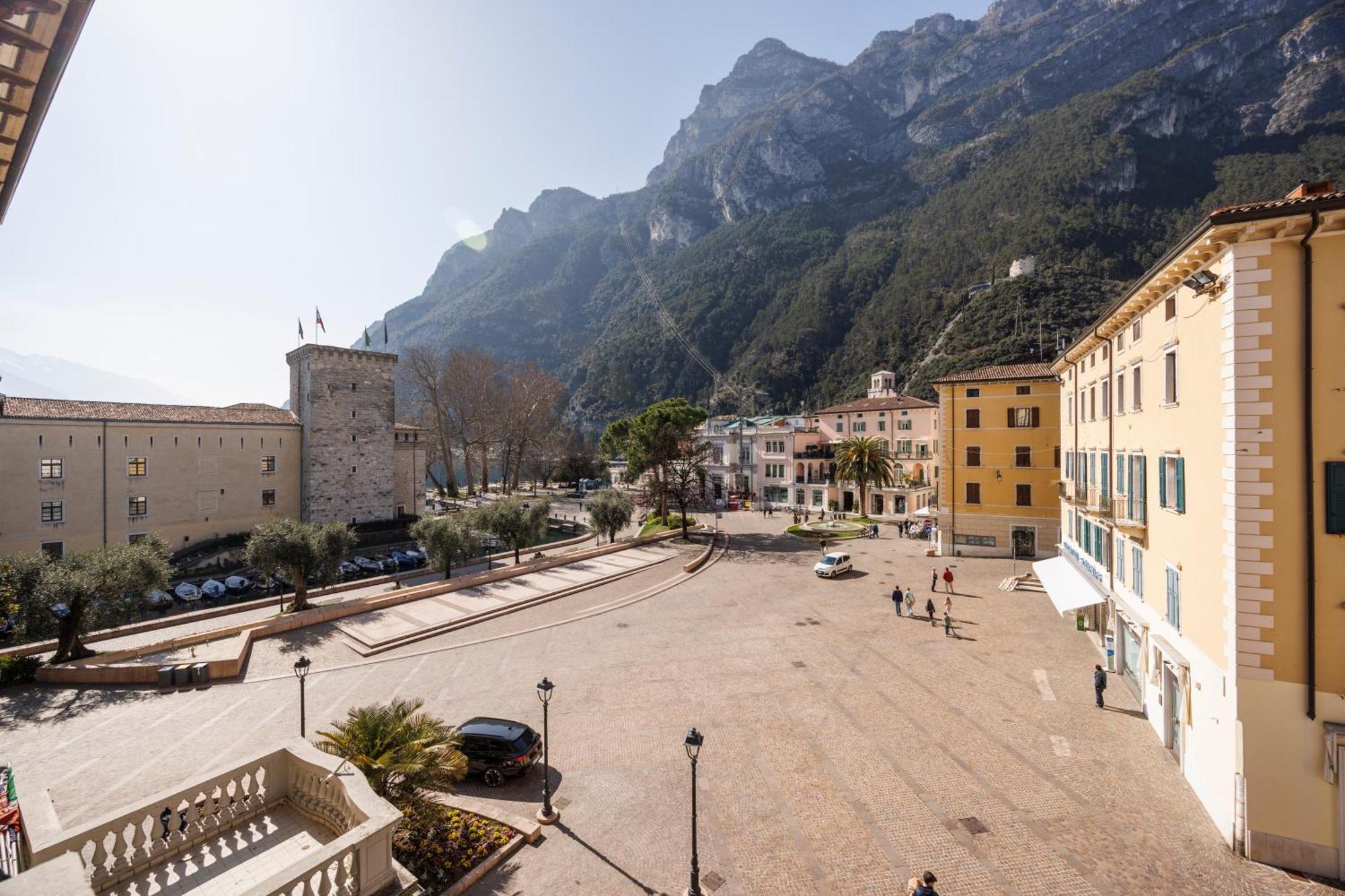 Grand Hotel Riva Exterior photo