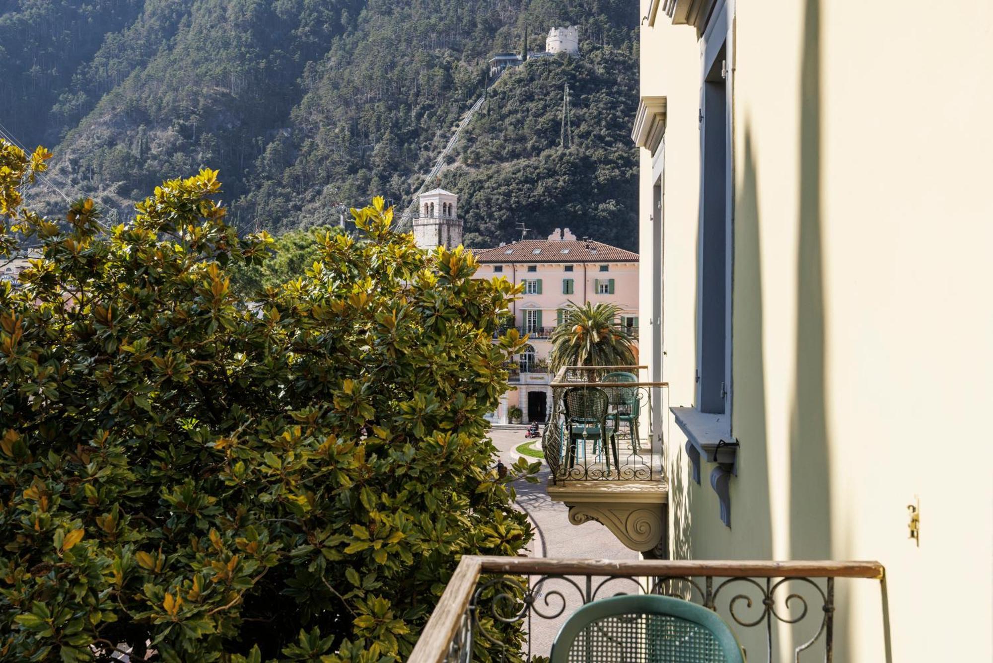 Grand Hotel Riva Exterior photo