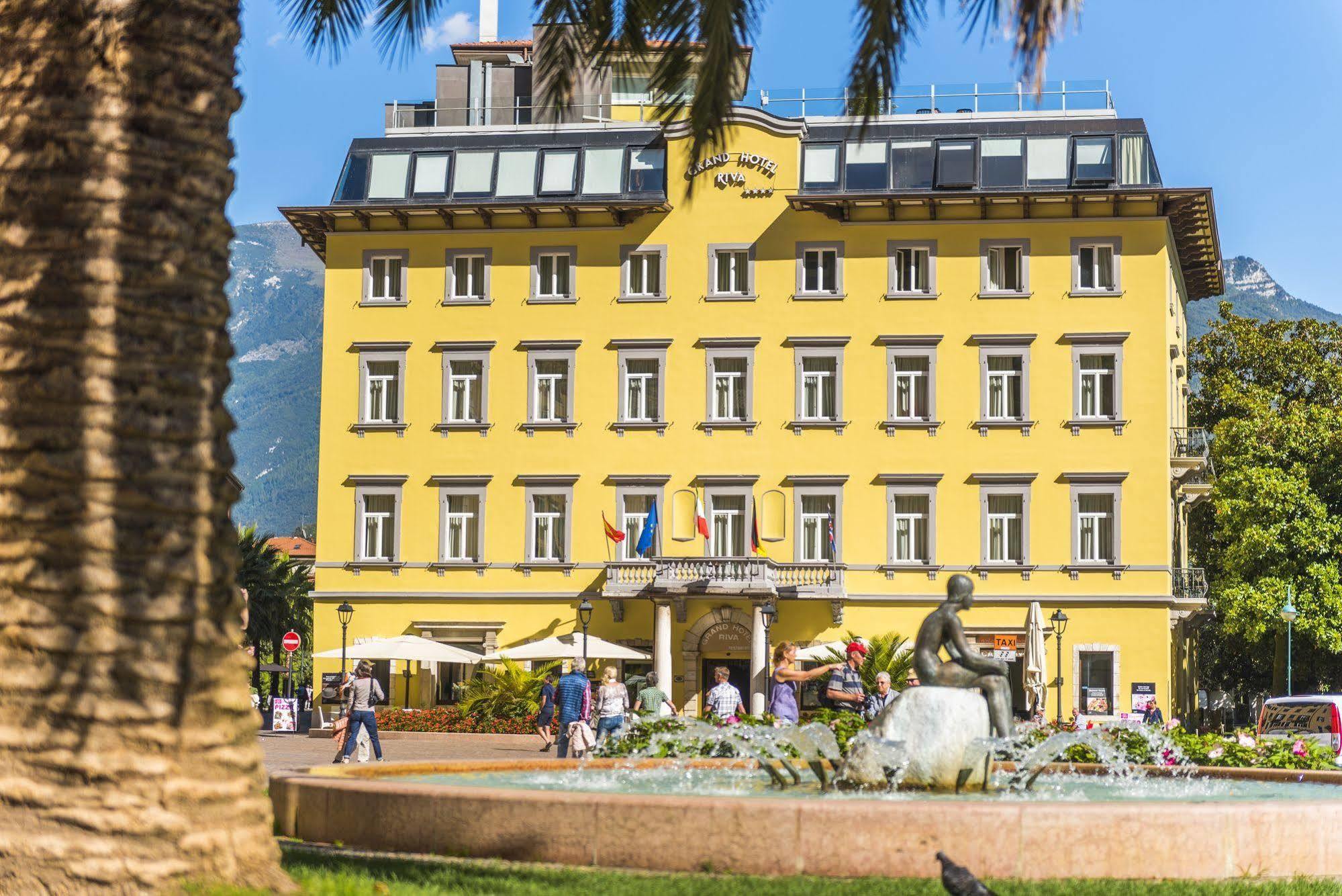 Grand Hotel Riva Exterior photo